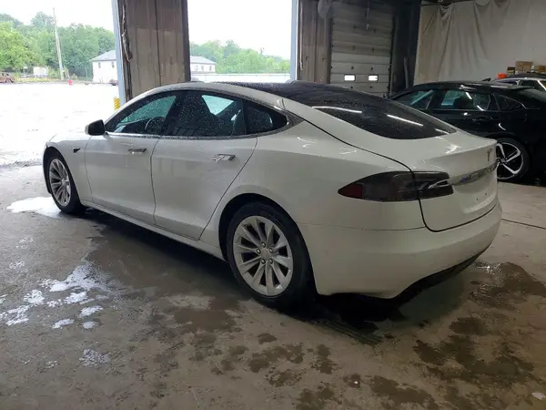 5YJSA1E26LF366296 2020 TESLA MODEL S - Image 2