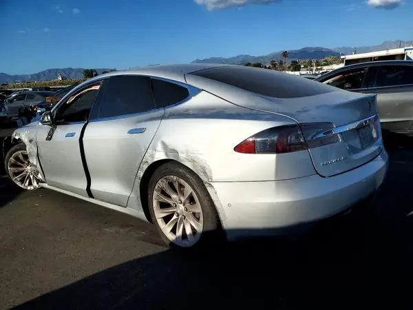 5YJSA1E27GF141696 2016 TESLA MODEL S - Image 2