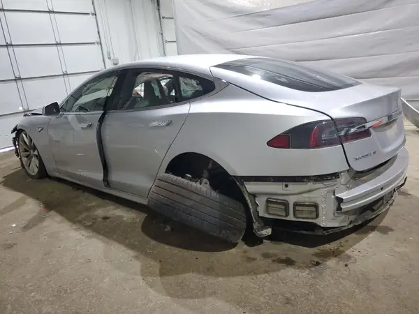5YJSA1E27GF143156 2016 TESLA MODEL S - Image 2