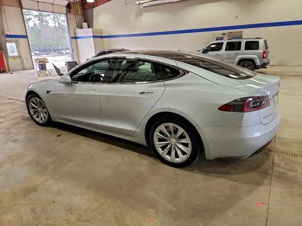 5YJSA1E27HF217239 2017 TESLA MODEL S - Image 2