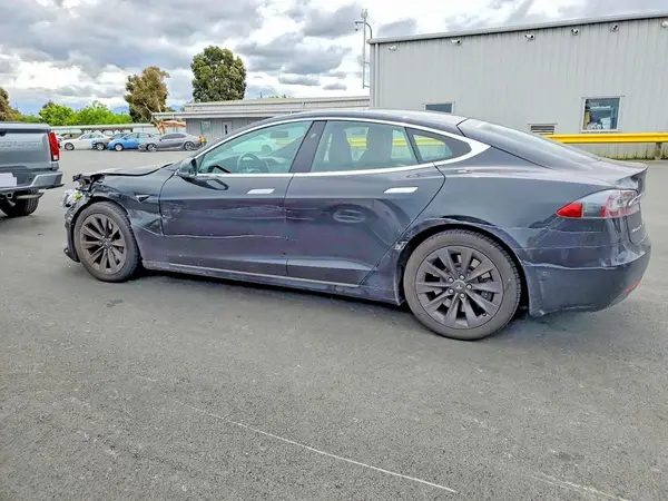 5YJSA1E27HF223350 2017 TESLA MODEL S - Image 2