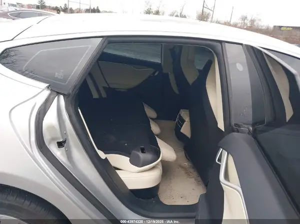 5YJSA1E27JF243846 2018 TESLA MODEL S - Image 8
