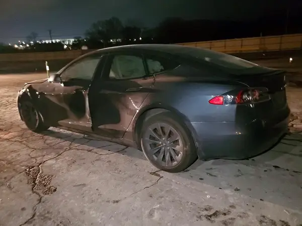 5YJSA1E27JF244737 2018 TESLA MODEL S - Image 2