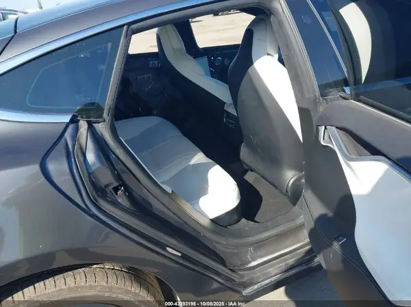 5YJSA1E27JF248271 2018 TESLA MODEL S - Image 8