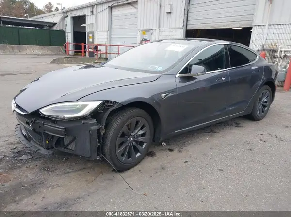 5YJSA1E27JF262770 2018 TESLA MODEL S - Image 2
