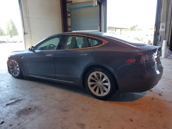 5YJSA1E27JF268214 2018 TESLA MODEL S - Image 2