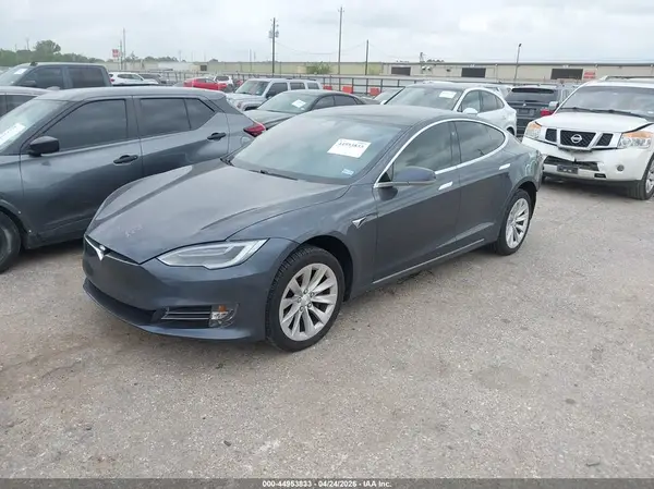 5YJSA1E27JF272151 2018 TESLA MODEL S - Image 2