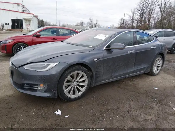 5YJSA1E27JF273977 2018 TESLA MODEL S - Image 2