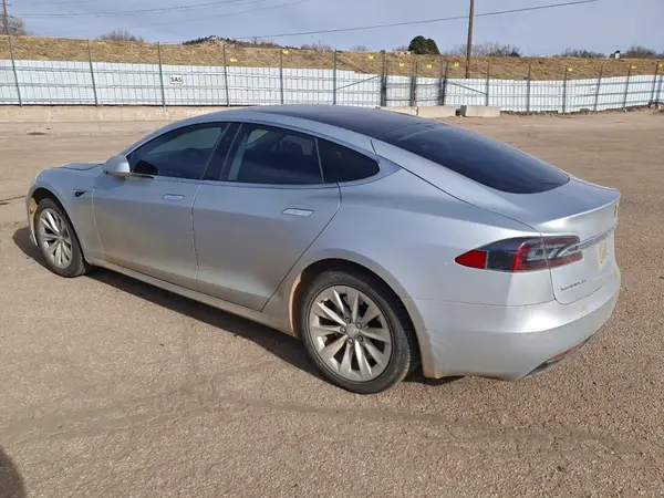5YJSA1E27JF281402 2018 TESLA MODEL S - Image 2