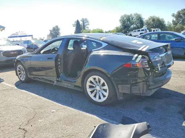 5YJSA1E27JF290679 2018 TESLA MODEL S - Image 2