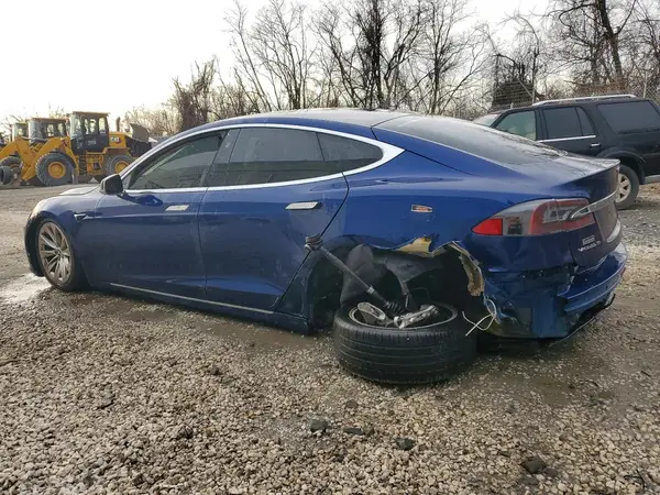 5YJSA1E27JF296885 2018 TESLA MODEL S - Image 2