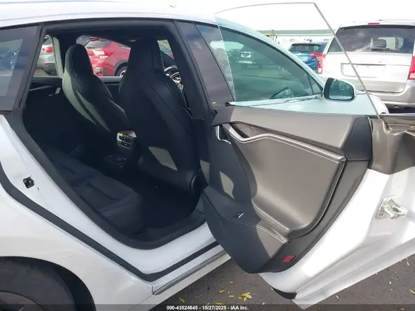 5YJSA1E27KF343818 2019 TESLA MODEL S - Image 8