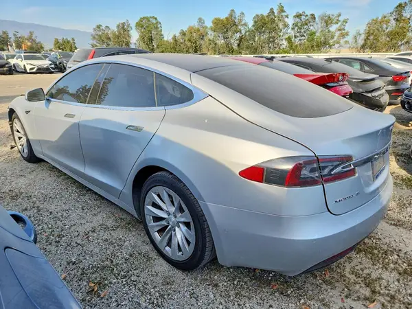 5YJSA1E28JF245489 2018 TESLA MODEL S - Image 2