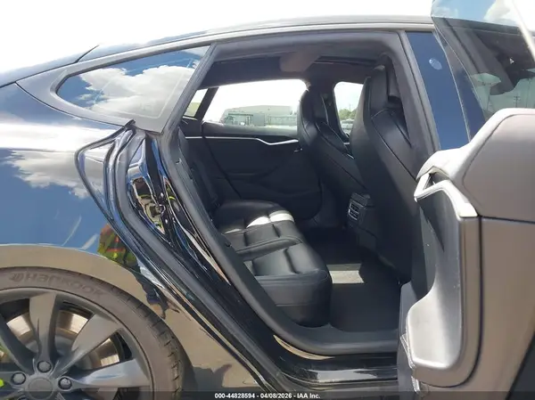 5YJSA1E28JF247940 2018 TESLA MODEL S - Image 8