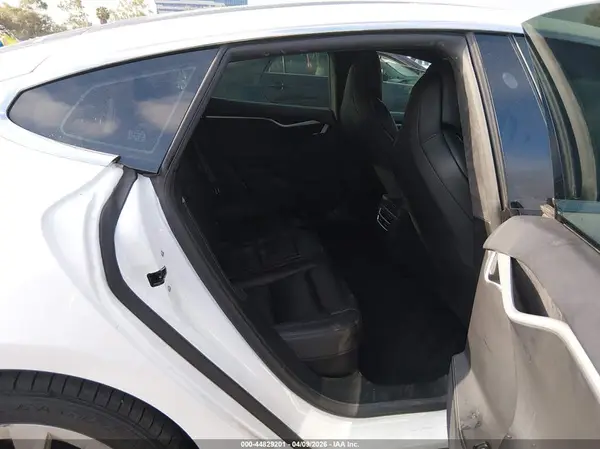 5YJSA1E28JF249106 2018 TESLA MODEL S - Image 8