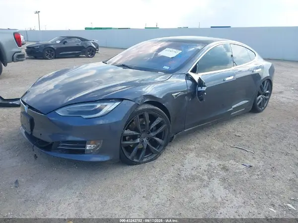 5YJSA1E28JF259389 2018 TESLA MODEL S - Image 2