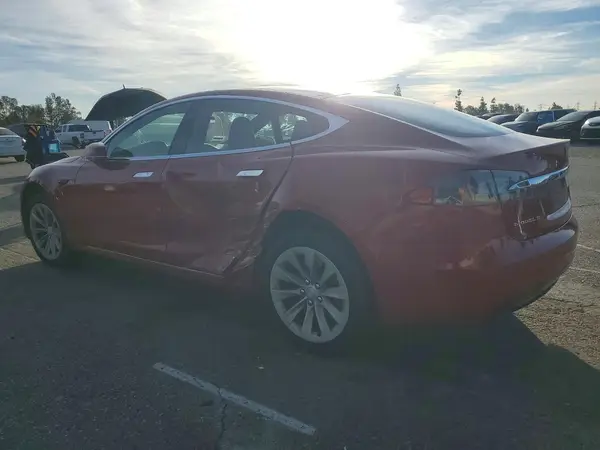 5YJSA1E28JF262664 2018 TESLA MODEL S - Image 2