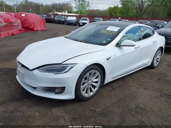 5YJSA1E28JF268805 2018 TESLA MODEL S - Image 2