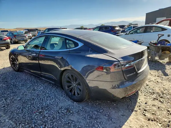 5YJSA1E28JF274765 2018 TESLA MODEL S - Image 2