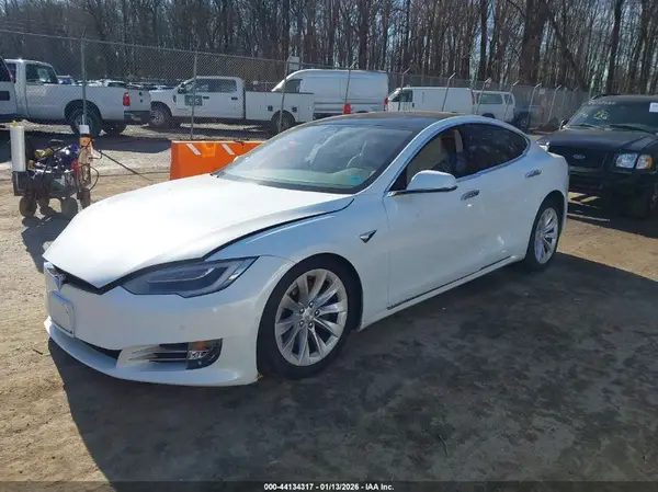 5YJSA1E28JF278587 2018 TESLA MODEL S - Image 2