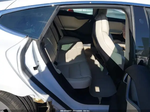5YJSA1E28JF278587 2018 TESLA MODEL S - Image 8