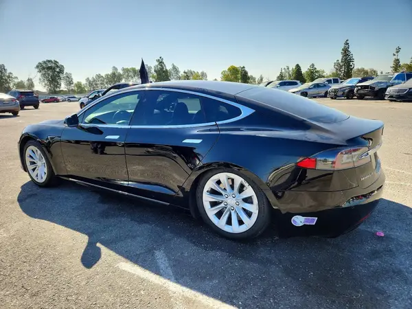 5YJSA1E28JF281554 2018 TESLA MODEL S - Image 2