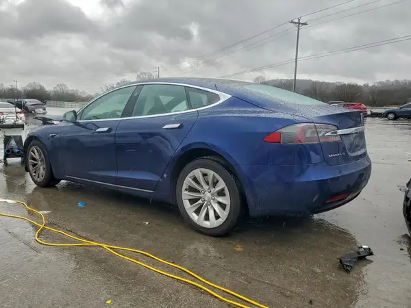 5YJSA1E28JF283787 2018 TESLA MODEL S - Image 2