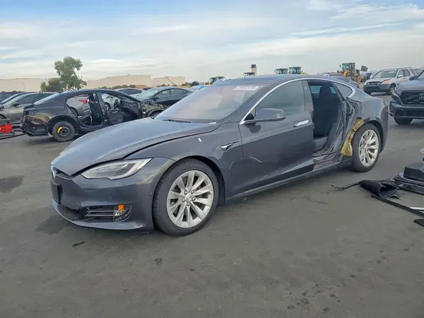 5YJSA1E28JF287757 2018 TESLA MODEL S - Image 1