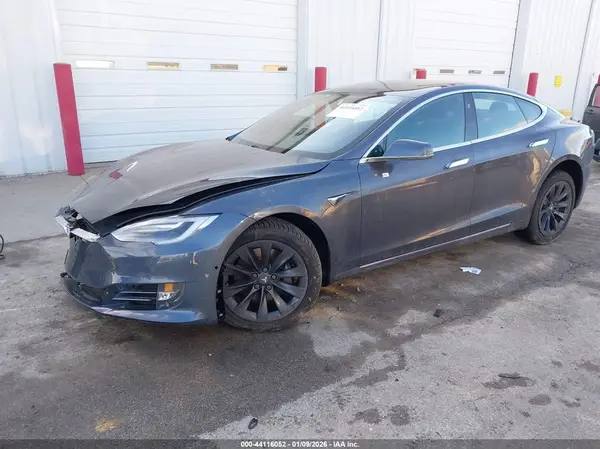 5YJSA1E28JF295017 2018 TESLA MODEL S - Image 2