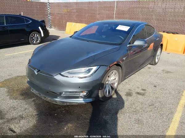 5YJSA1E28JF295227 2018 TESLA MODEL S - Image 2