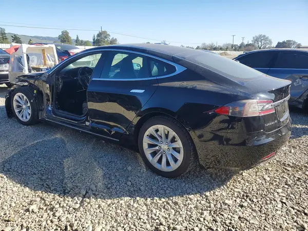 5YJSA1E28JF300118 2018 TESLA MODEL S - Image 2