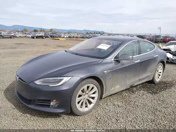 5YJSA1E28KF304039 2019 TESLA MODEL S - Image 2