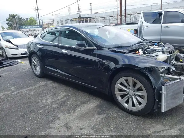 5YJSA1E28KF304316 2019 TESLA MODEL S - Image 1