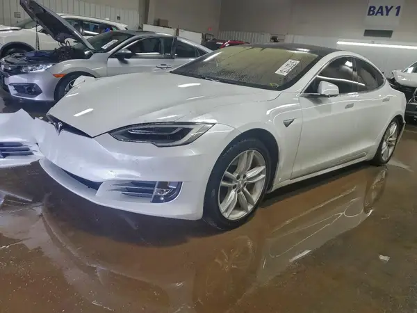 5YJSA1E28KF330088 2019 TESLA MODEL S - Image 1