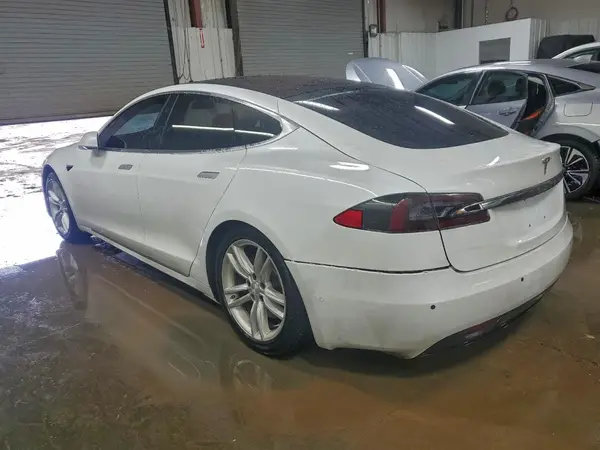 5YJSA1E28KF330088 2019 TESLA MODEL S - Image 2