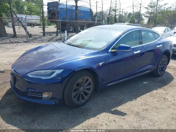 5YJSA1E28LF379857 2020 TESLA MODEL S - Image 2