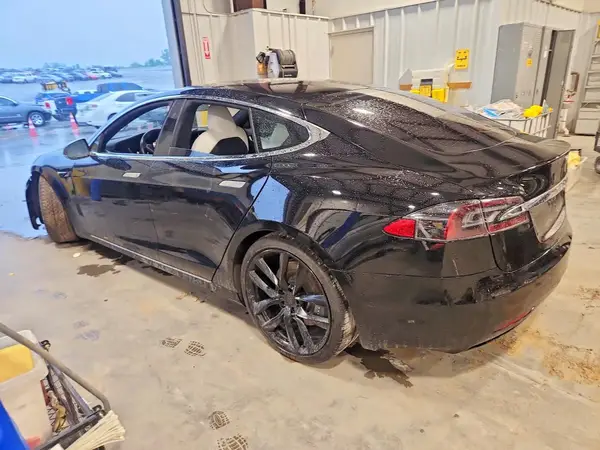 5YJSA1E28LF399767 2020 TESLA MODEL S - Image 2