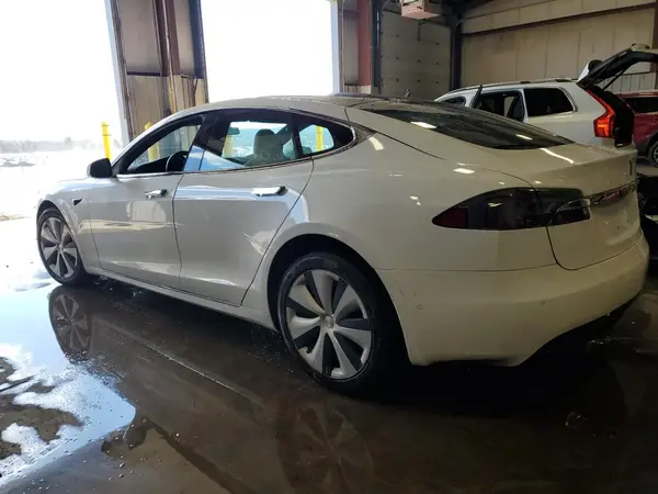 5YJSA1E28LF411058 2020 TESLA MODEL S - Image 2