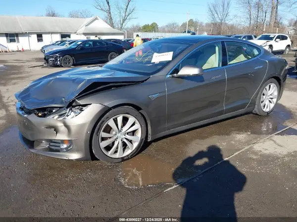 5YJSA1E29GF155860 2016 TESLA MODEL S - Image 2