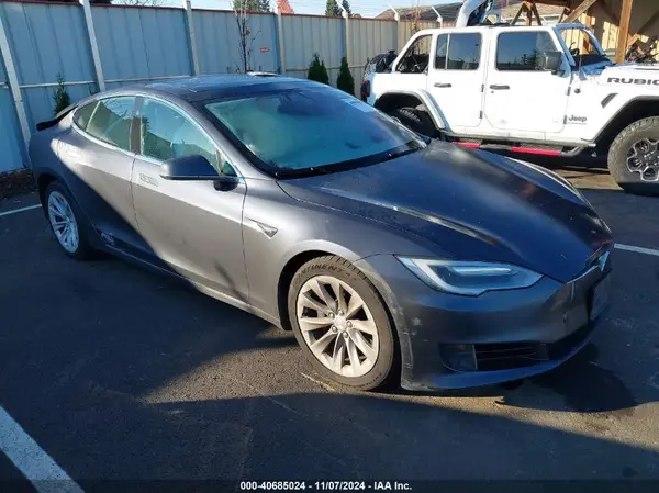 5YJSA1E29HF180372 2017 TESLA MODEL S - Image 1