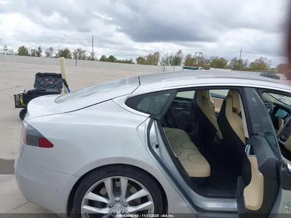 5YJSA1E29HF198693 2017 TESLA MODEL S - Image 8