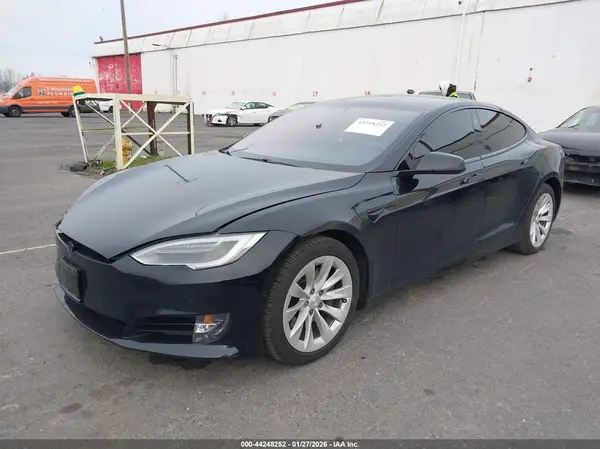 5YJSA1E29JF241516 2018 TESLA MODEL S - Image 2