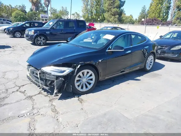 5YJSA1E29JF246070 2018 TESLA MODEL S - Image 2