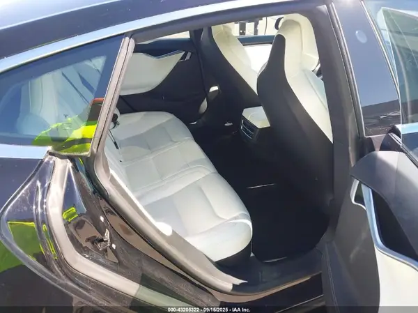 5YJSA1E29JF246070 2018 TESLA MODEL S - Image 8