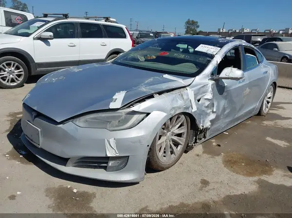 5YJSA1E29JF262494 2018 TESLA MODEL S - Image 2