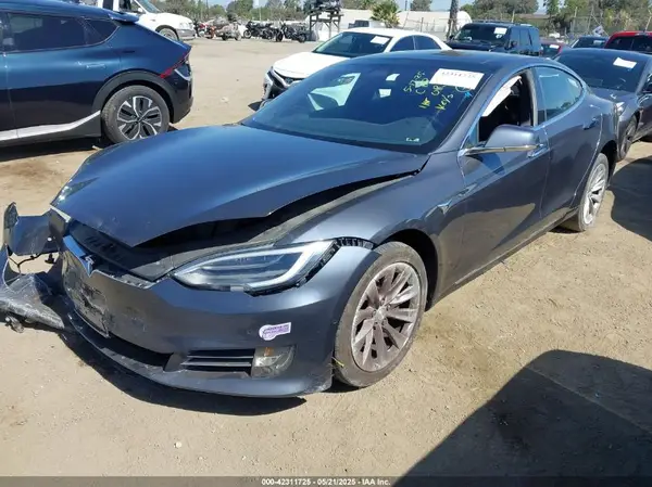 5YJSA1E29JF265301 2018 TESLA MODEL S - Image 2