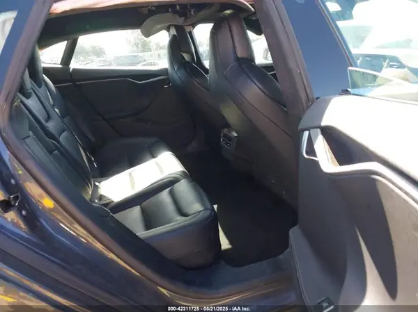 5YJSA1E29JF265301 2018 TESLA MODEL S - Image 8