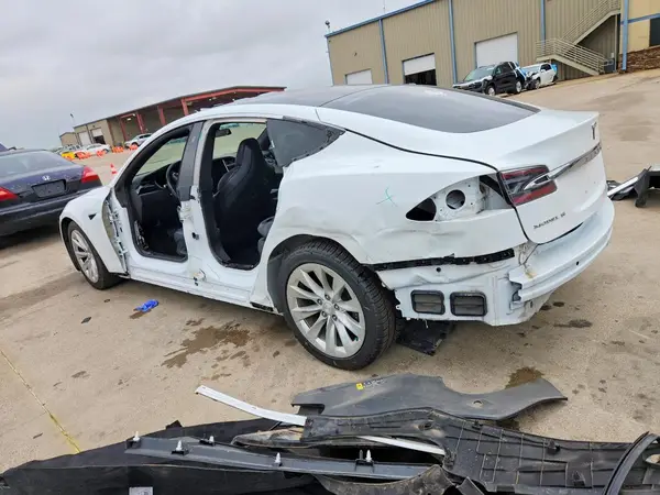 5YJSA1E29JF268778 2018 TESLA MODEL S - Image 2
