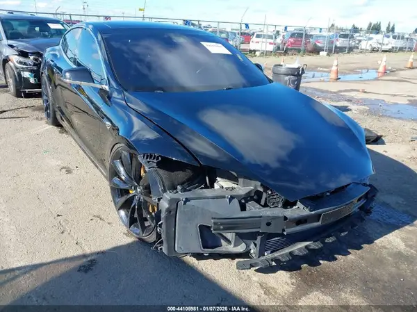 5YJSA1E29JF271597 2018 TESLA MODEL S