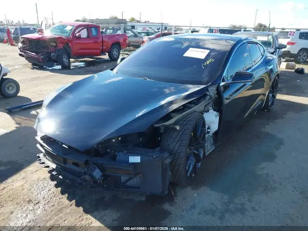 5YJSA1E29JF271597 2018 TESLA MODEL S - Image 2